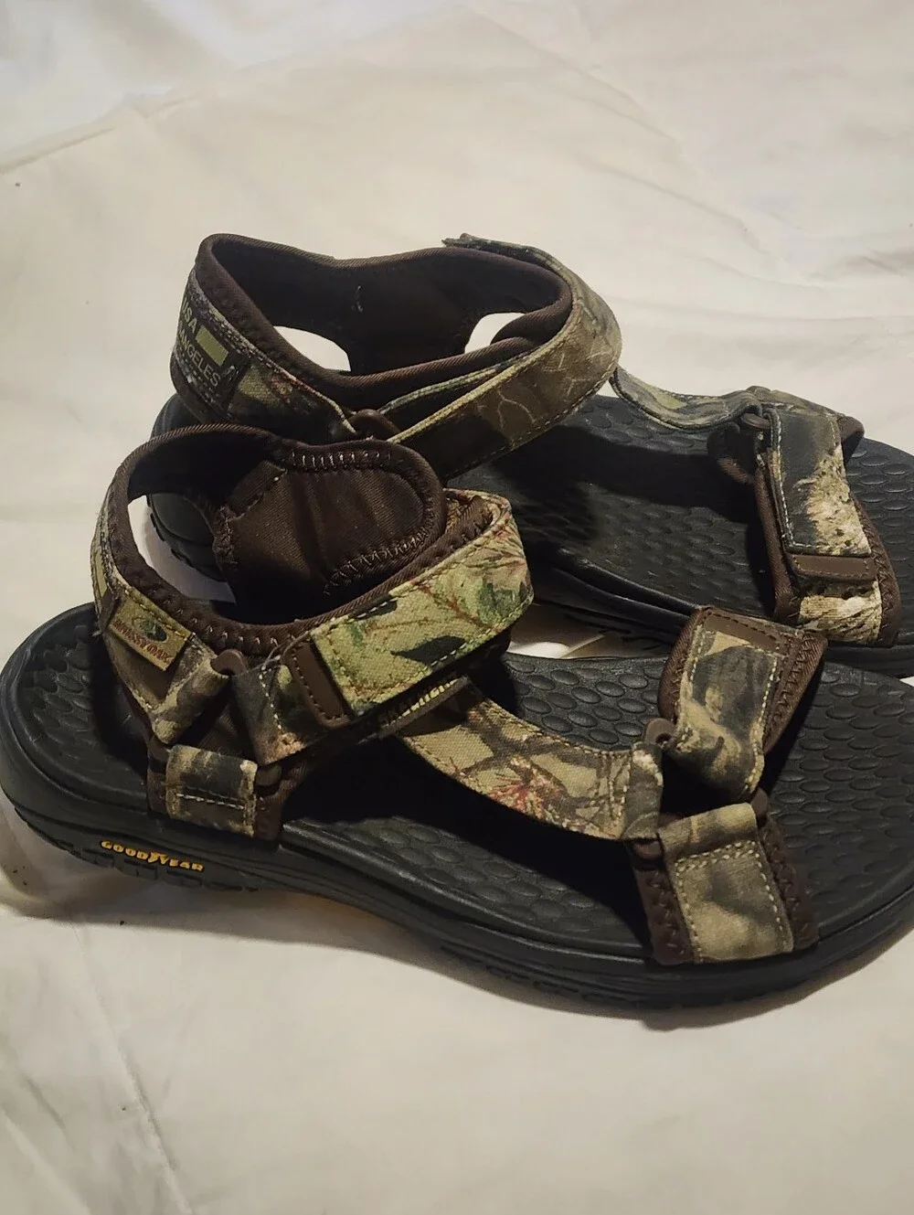 Mens Size 8 Sketchers Camo Outdoor Strappy Sandals - Black Goodyear Soles